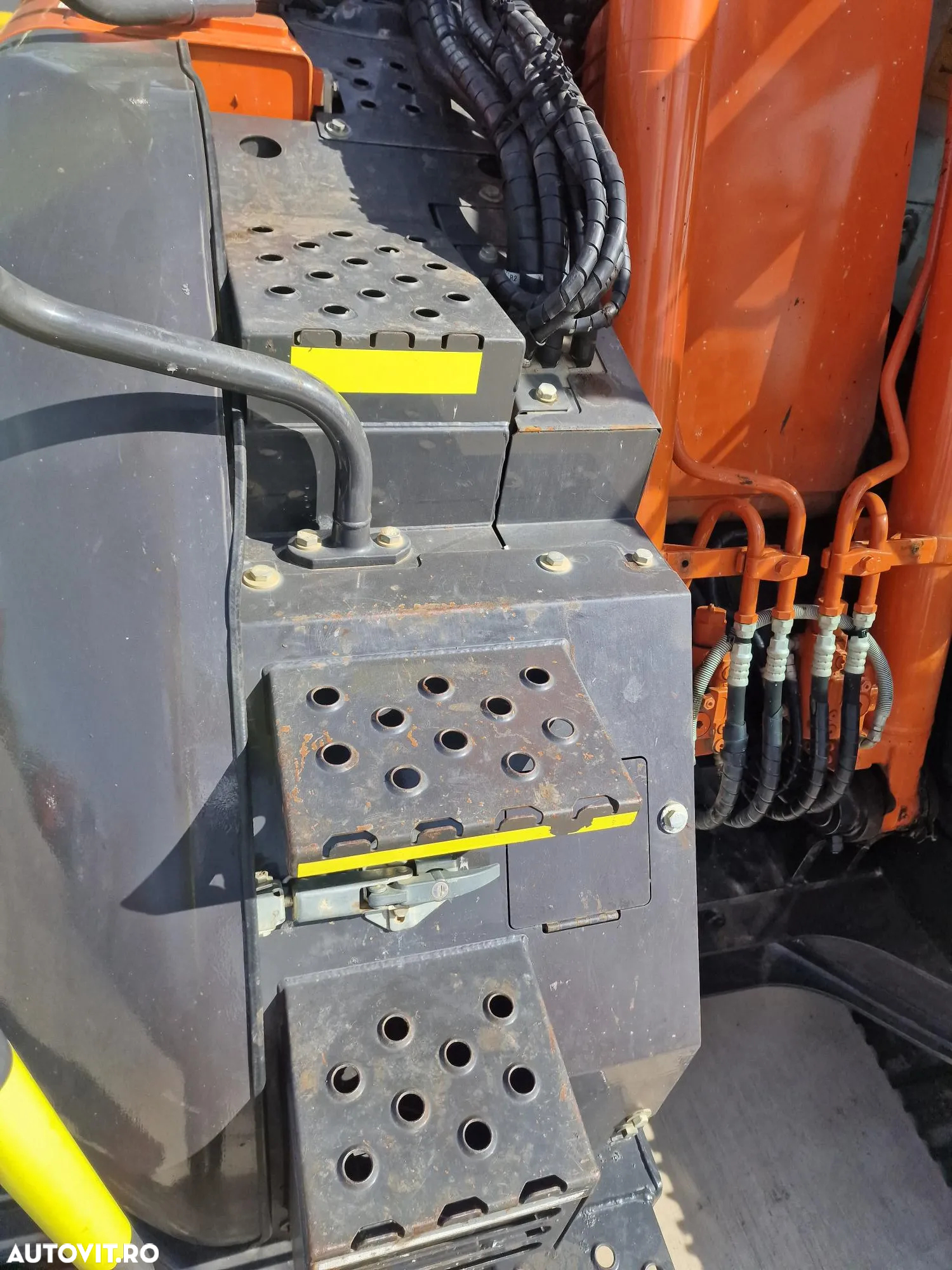 Hitachi ZX135-3.552h, 2020, LAMA NIVELARE, COMPACT in gabarit, CUPLA RAPIDA hidraulica, Int picon, Inst hidr rotire atasamente, Masa operationala 15,7t, ad sapare 6m, Ridica tevi 8,5t, camera spate si 2 laterale, consum 9l/h, sist antifurt, PROMOTIE 86900eur - 38