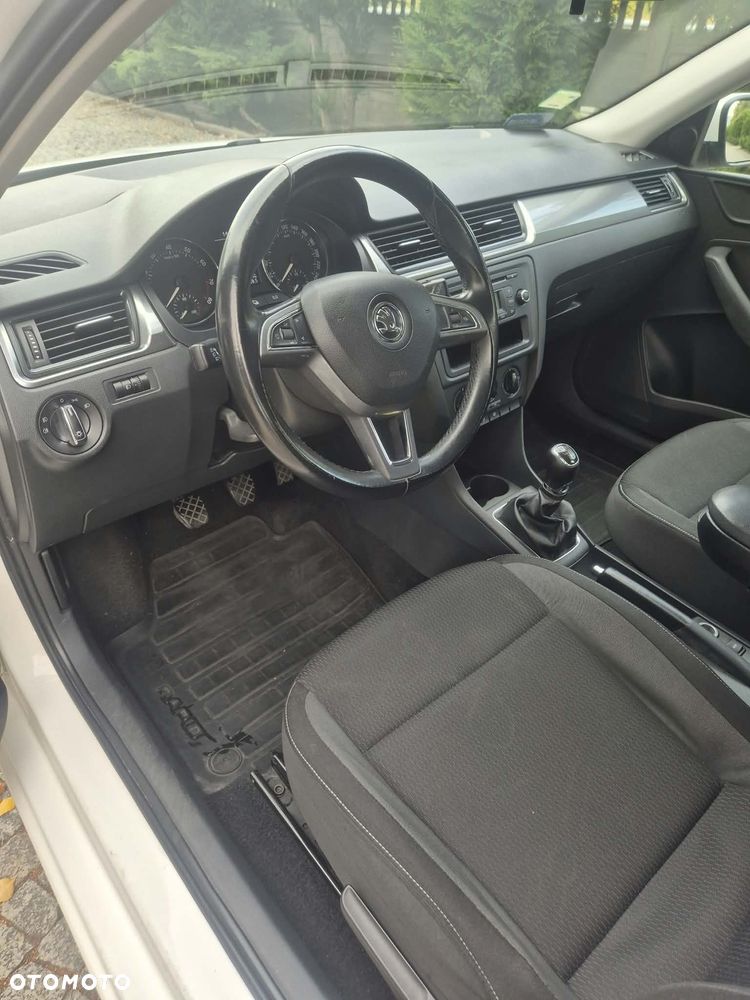 Skoda RAPID - 10
