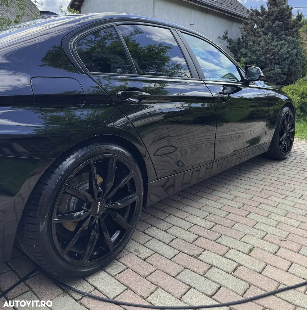 BMW Seria 3 320d xDrive Aut. - 2