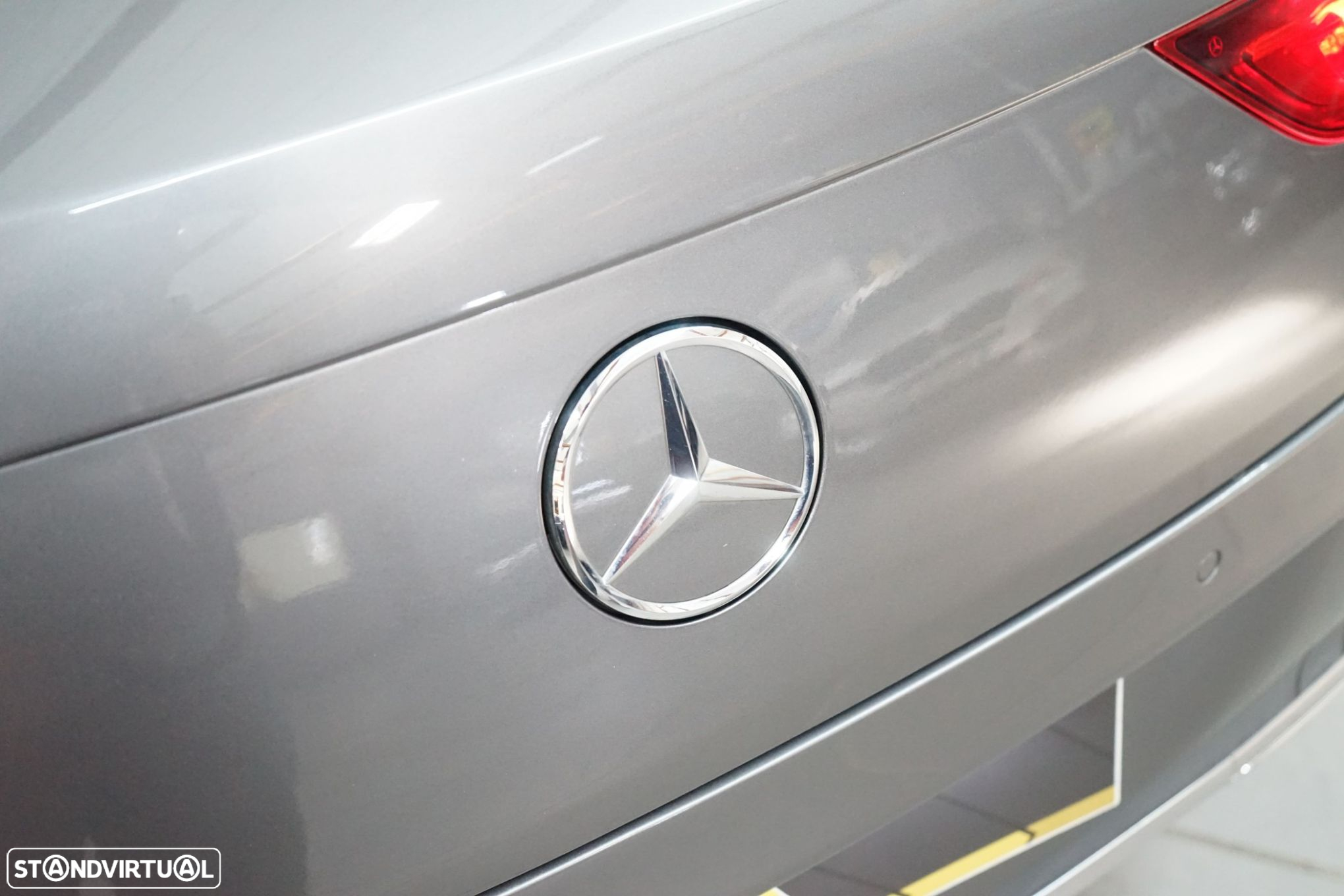 Mercedes-Benz CLA 180 d Shooting Brake AMG Line - 13