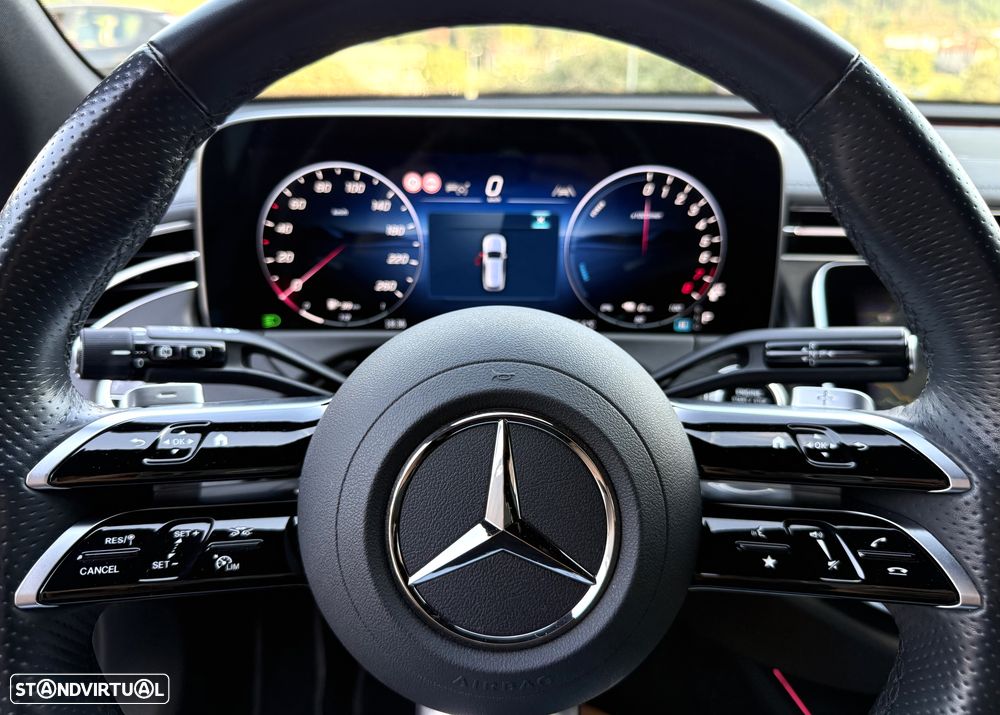 Mercedes-Benz E 300 e AMG Line - 29