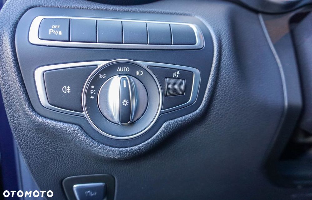 Mercedes-Benz GLC 250 4Matic 9G-TRONIC AMG Line - 30