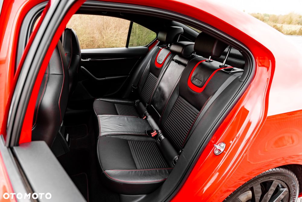 Skoda Octavia 2.0 TSI RS - 19