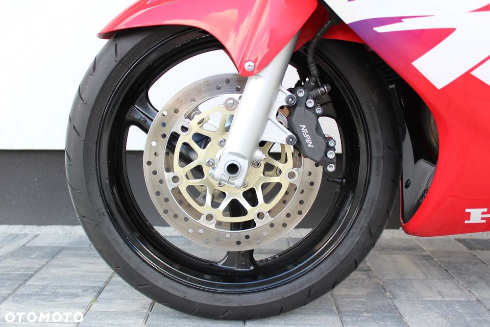 Honda CBR - 12