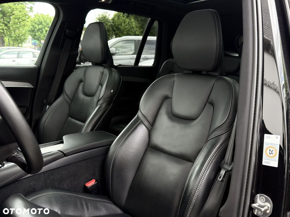 Volvo XC 90 - 22