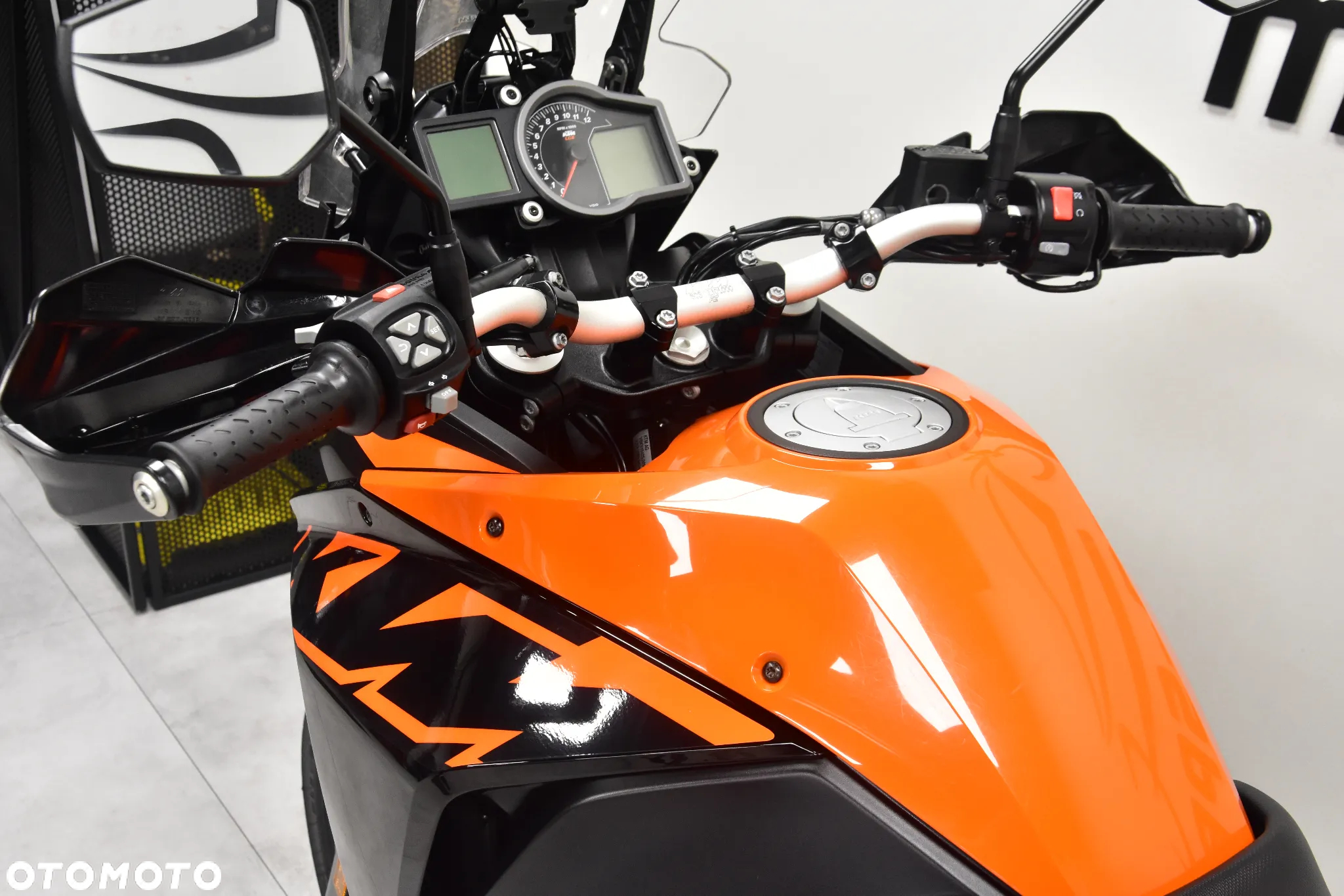 KTM Adventure - 16