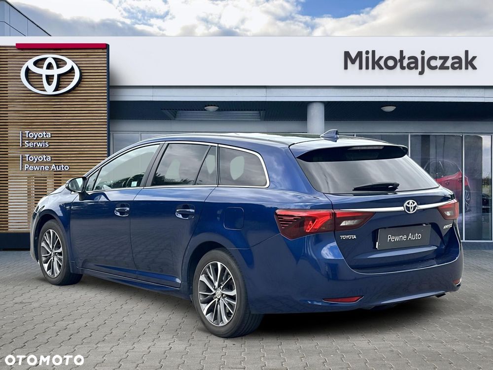 Toyota Avensis 2.0 D-4D Premium - 6