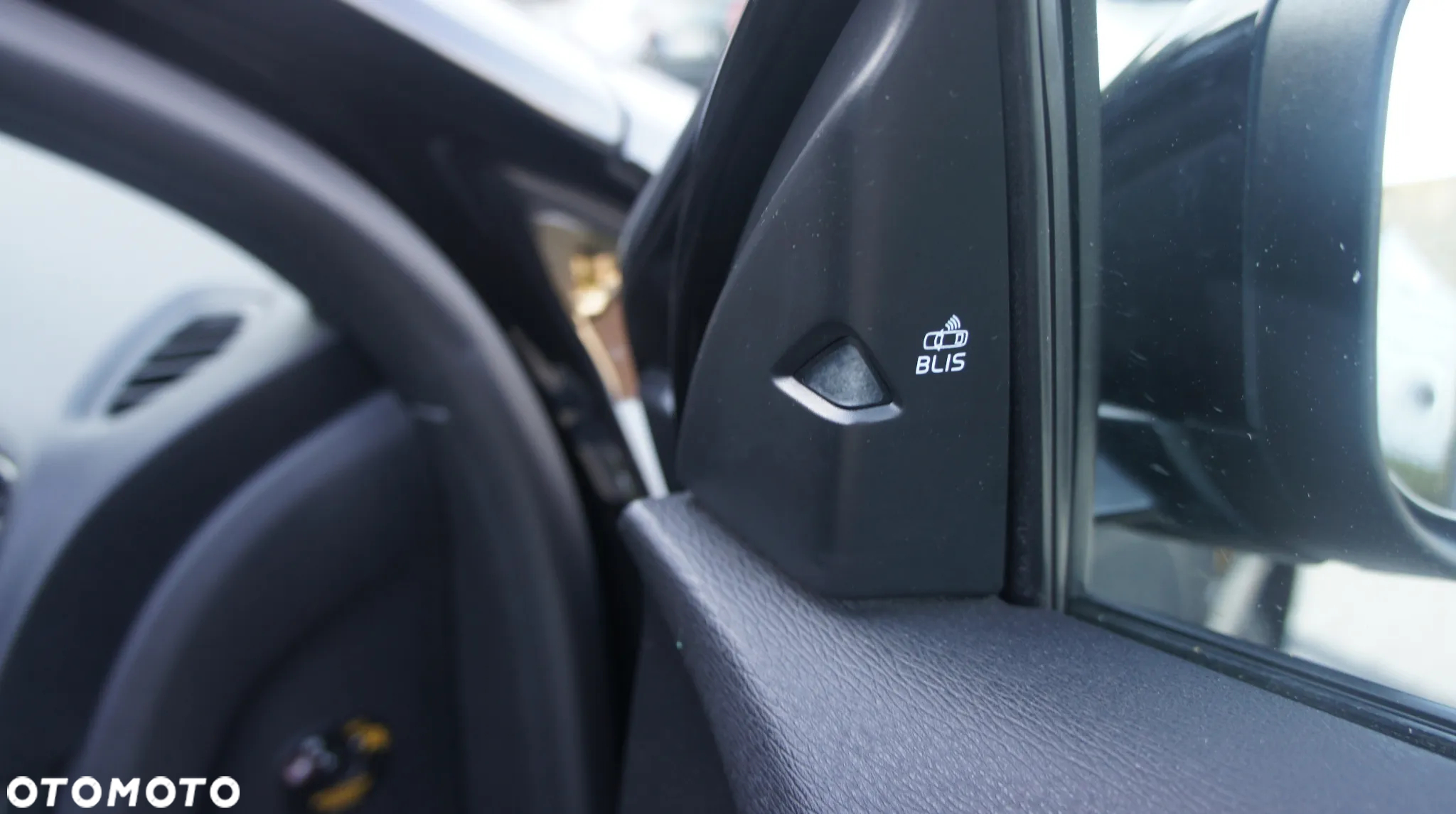 Volvo V40 D3 Drive-E Momentum - 33