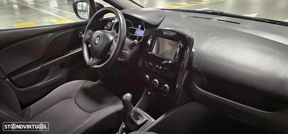 Renault Clio Sport Tourer - 24