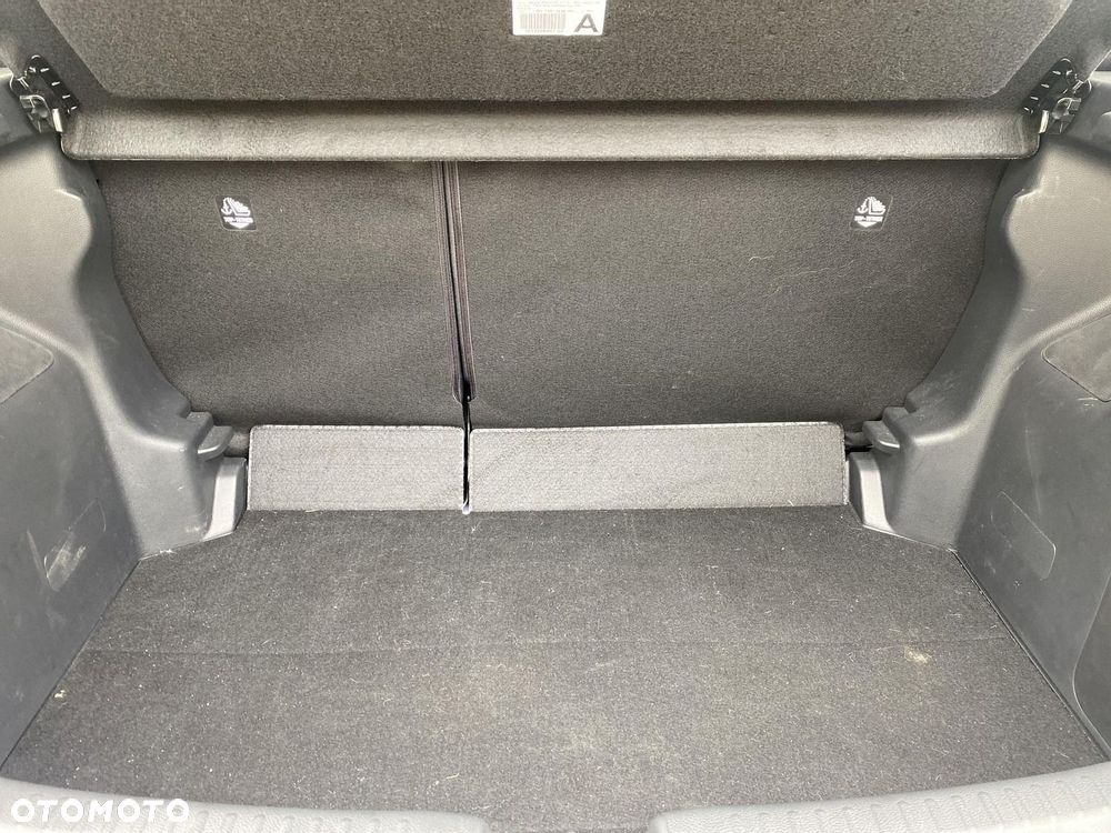 Toyota Yaris Hybrid 1.5 Style - 13