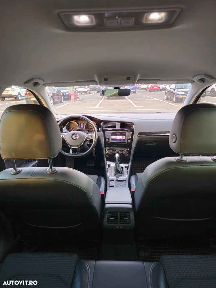 Volkswagen Golf - 9