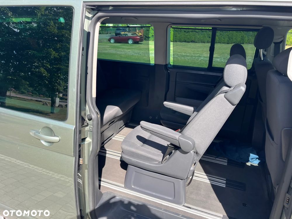 Volkswagen Multivan - 18