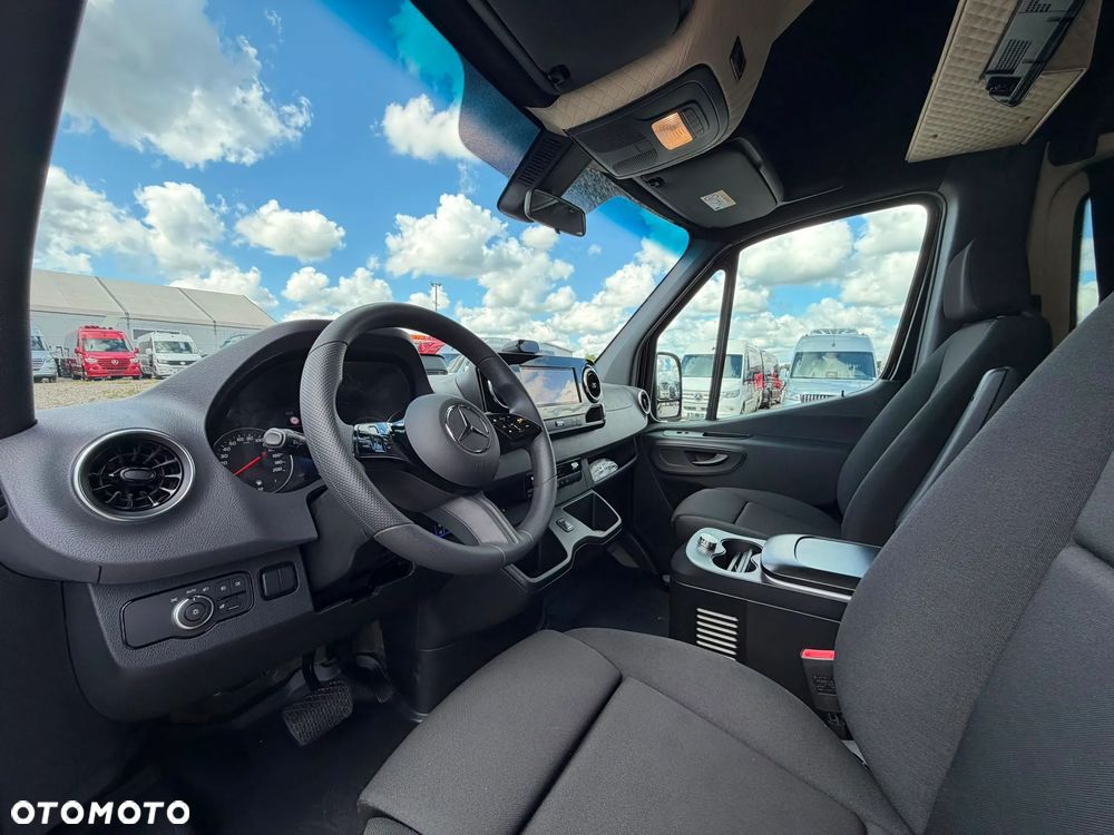 Mercedes-Benz Sprinter 319 - 21