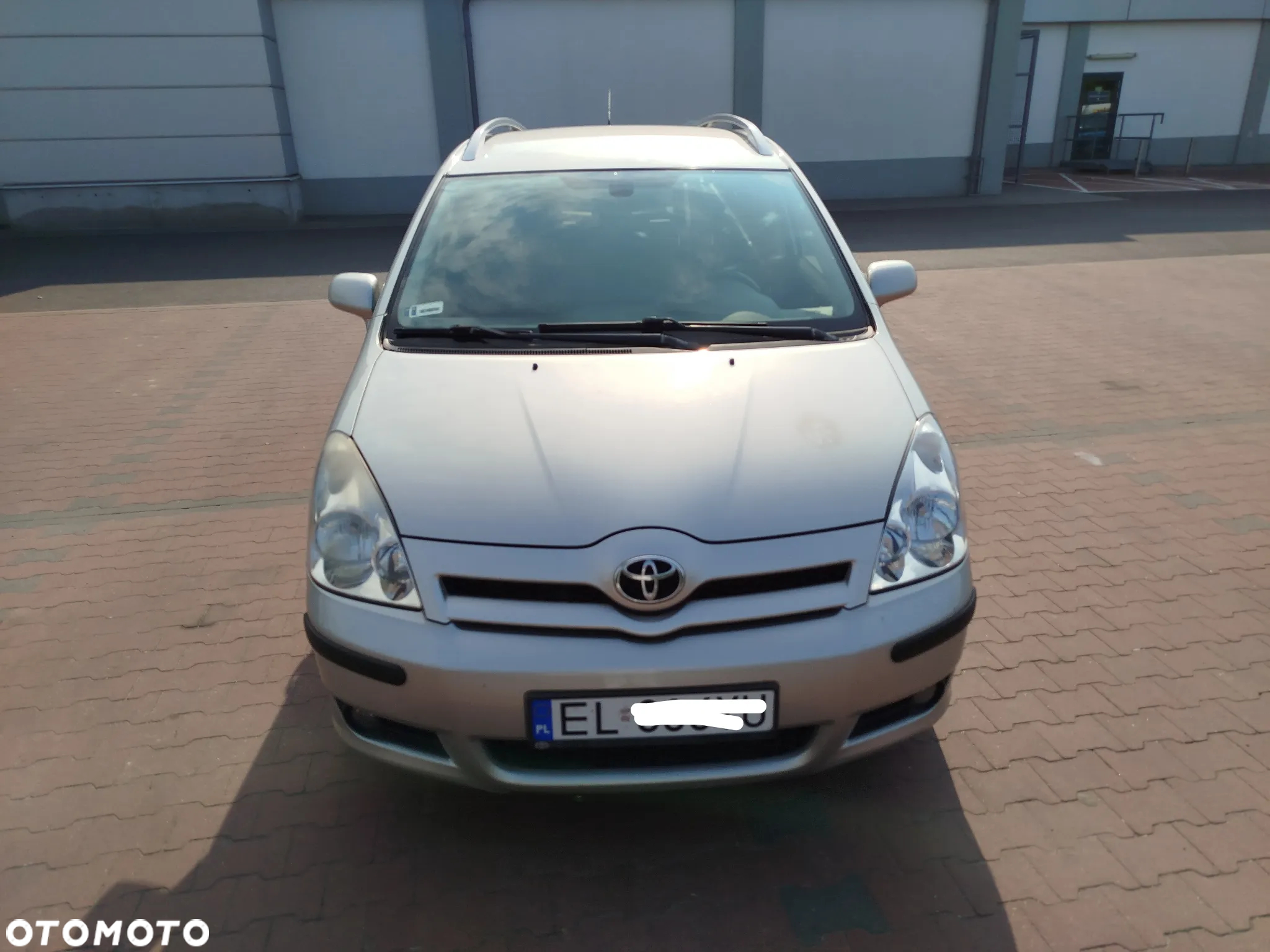 Toyota Corolla Verso 2.2 D-4D X 7os - 4