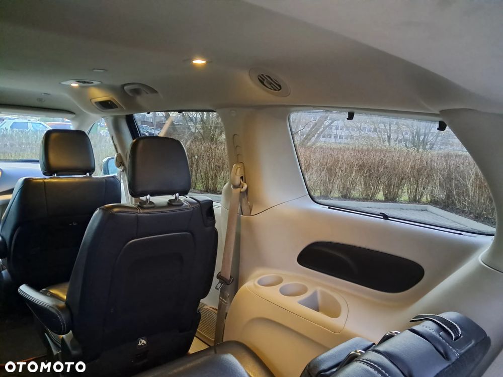 Chrysler Pacifica - 33