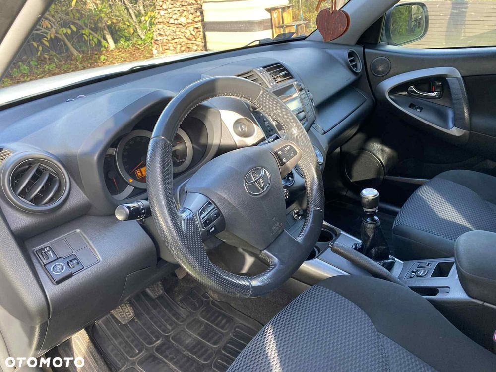 Toyota RAV4 - 4