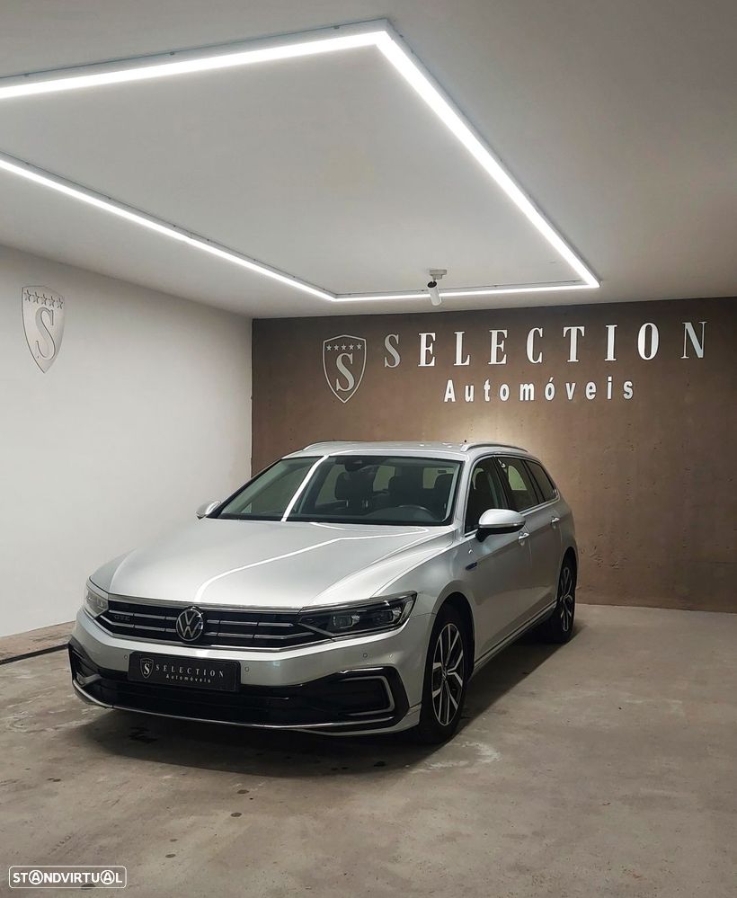 VW Passat Variant - 1