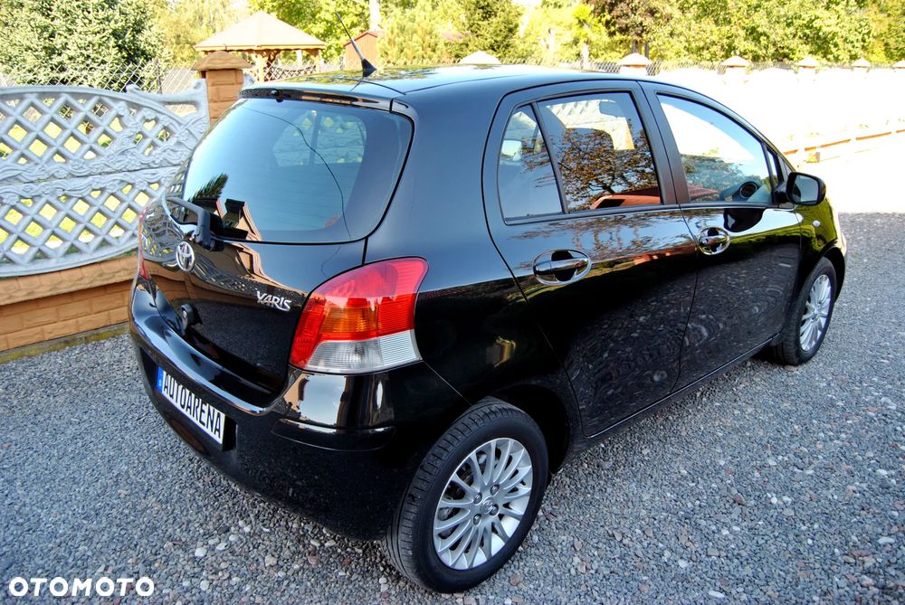 Toyota Yaris 1.33 VVT-i Executive - 17