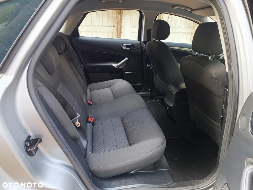 Ford Mondeo - 9