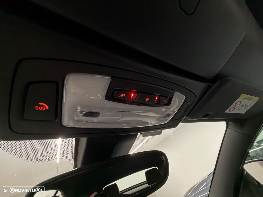 BMW 220 d Cabrio Pack M Auto - 23