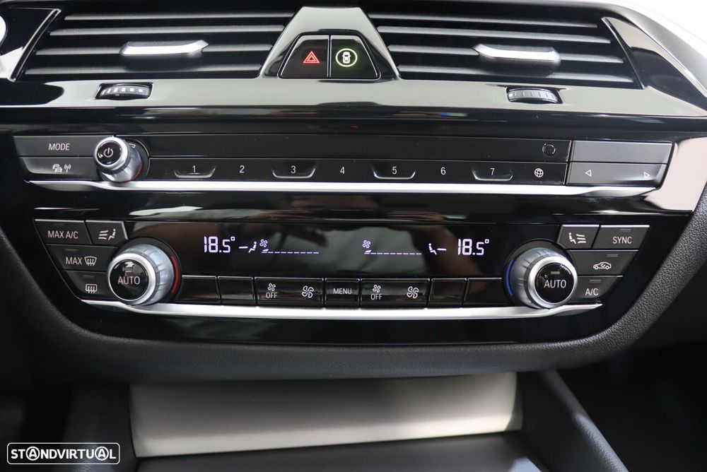 BMW 530 e Line Luxury - 13