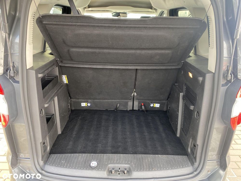 Ford Tourneo Courier - 12