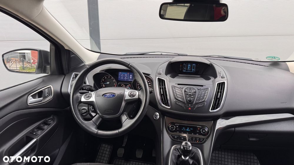 Ford Kuga 1.6 EcoBoost 2x4 Titanium - 26
