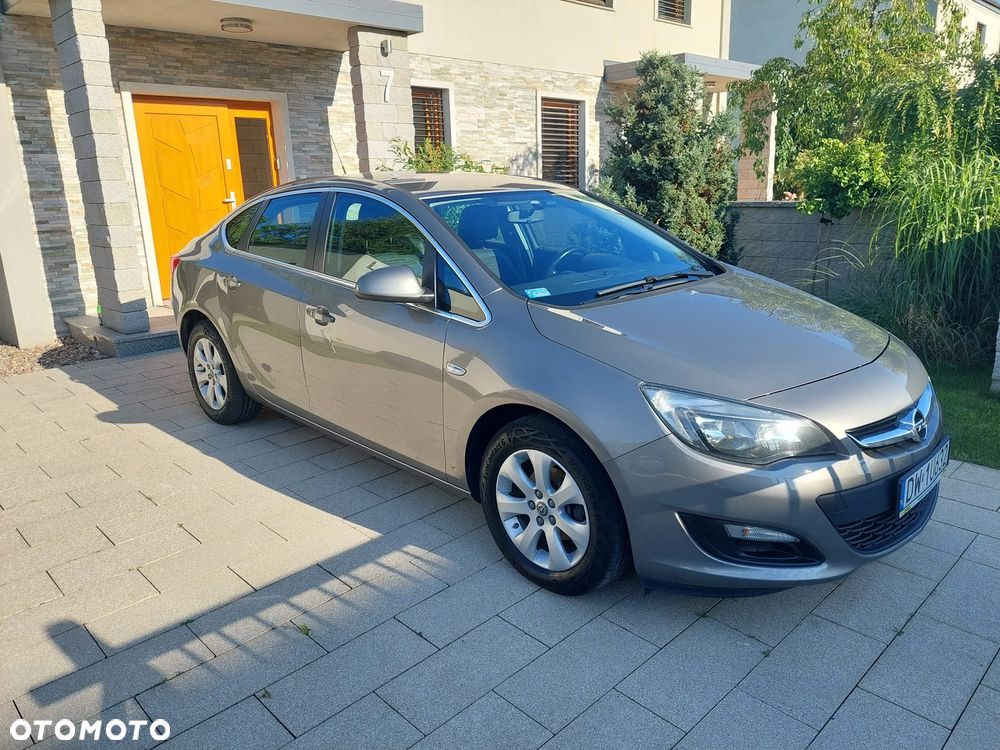 Opel Astra 1.4 T Active EU6 - 1