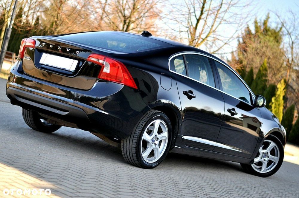 Volvo S60 D3 Geartronic Momentum - 4