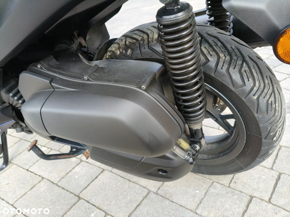 Yamaha X-max - 11