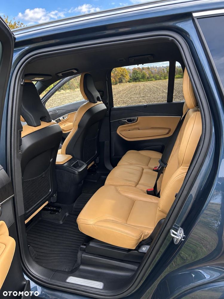 Volvo XC 90 - 8