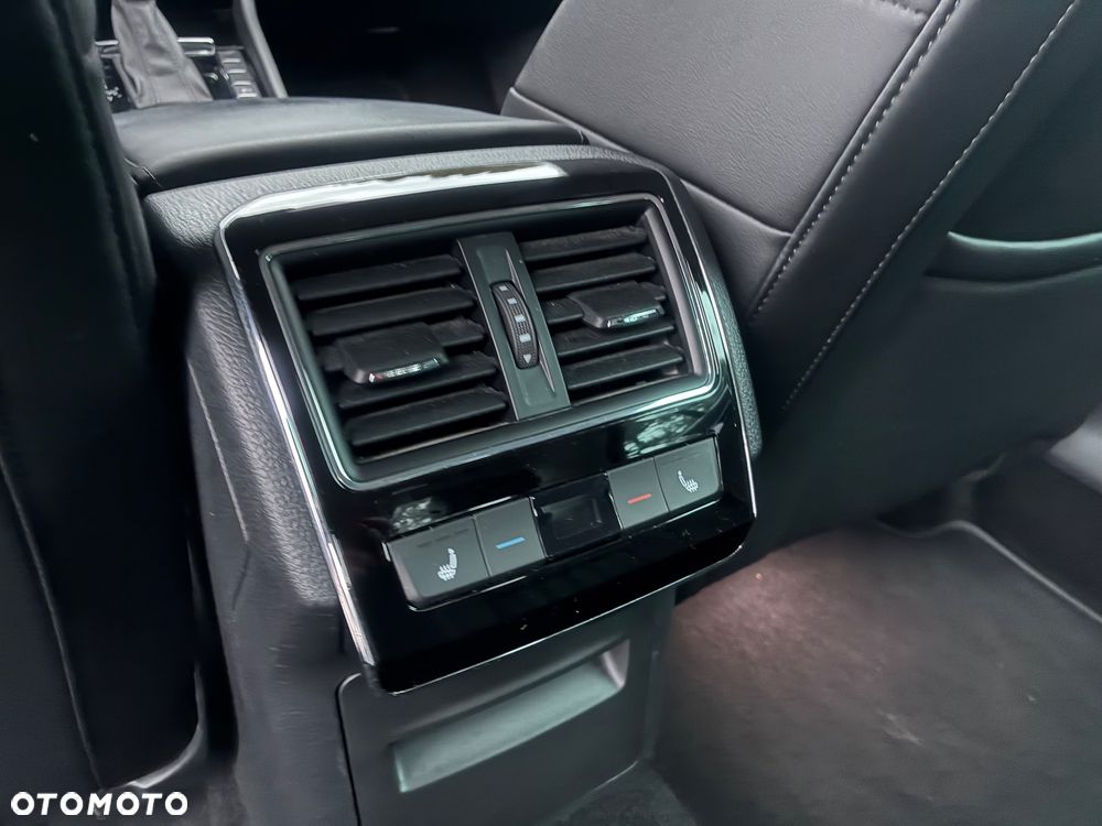 Skoda Superb 2.0 TDI 4x4 L&K DSG - 25