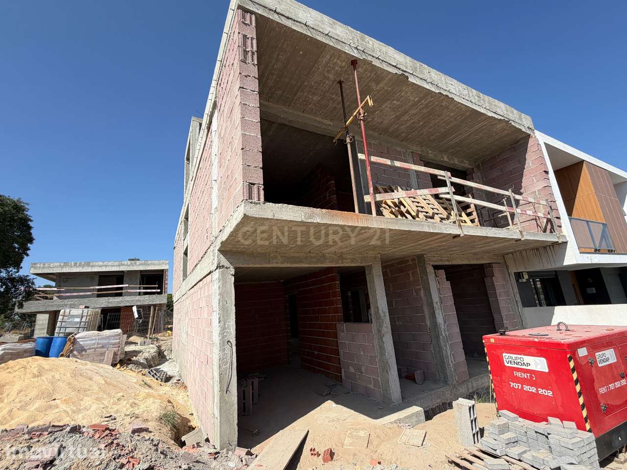 Moradia Geminada T4 de Luxo com Piscina  Nova Construção - Grande imagem: 5/25