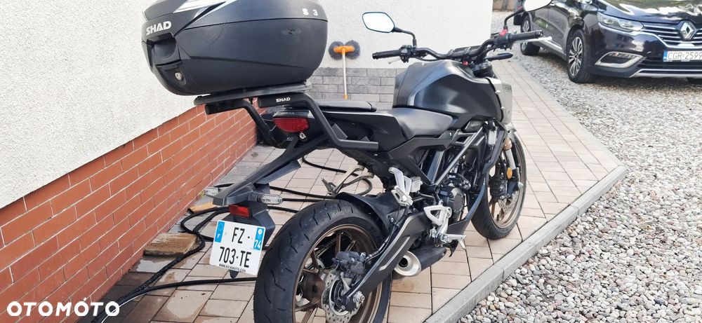 Honda CB - 12