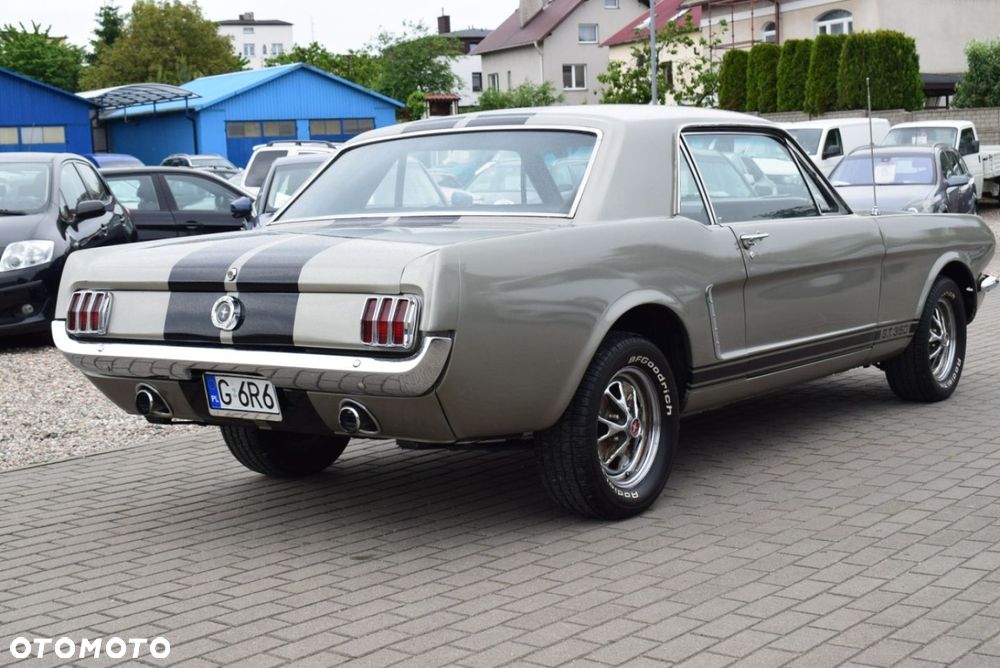 Ford Mustang - 10