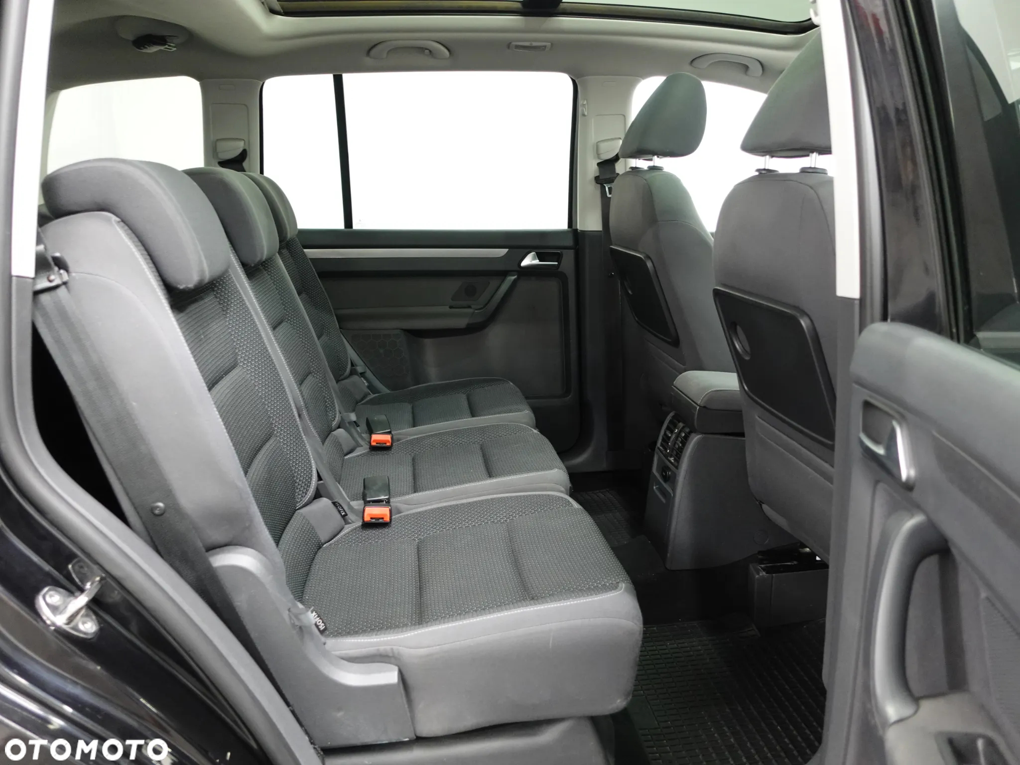 Volkswagen Touran 2.0 TDI DPF Comfortline - 25