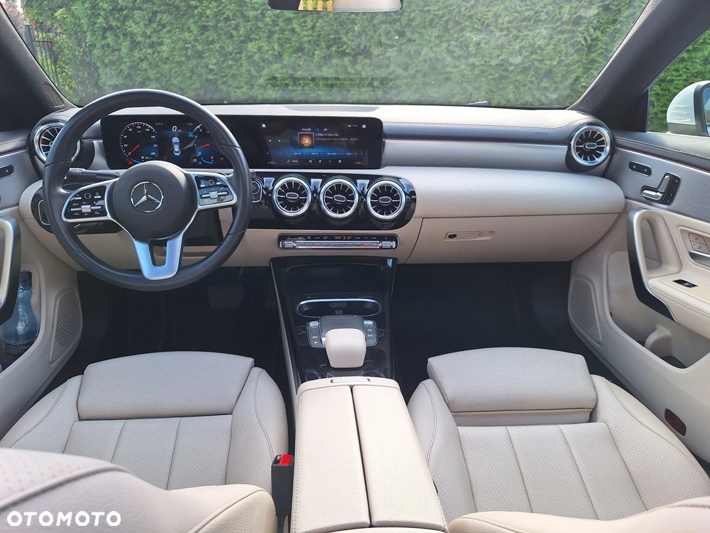Mercedes-Benz CLA 250 Progressive 7G-DCT - 7