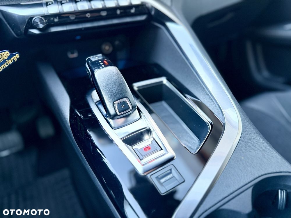 Peugeot 3008 1.6 PureTech GPF GT Line S&S EAT8 - 28