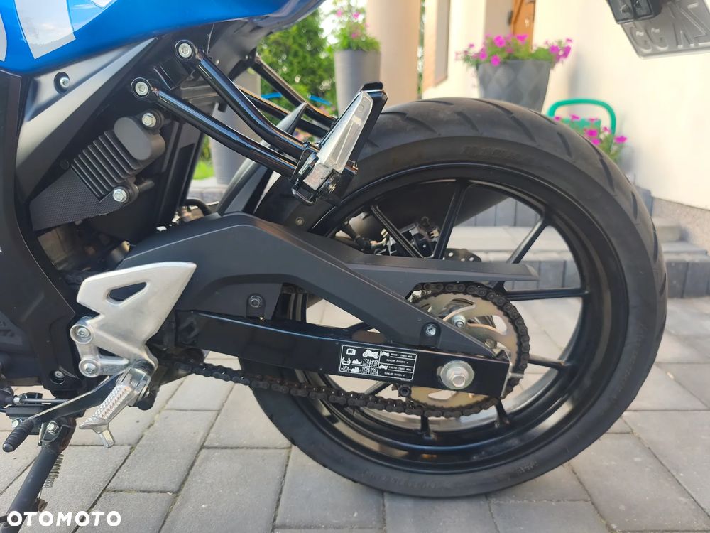 Suzuki GSX-R - 15