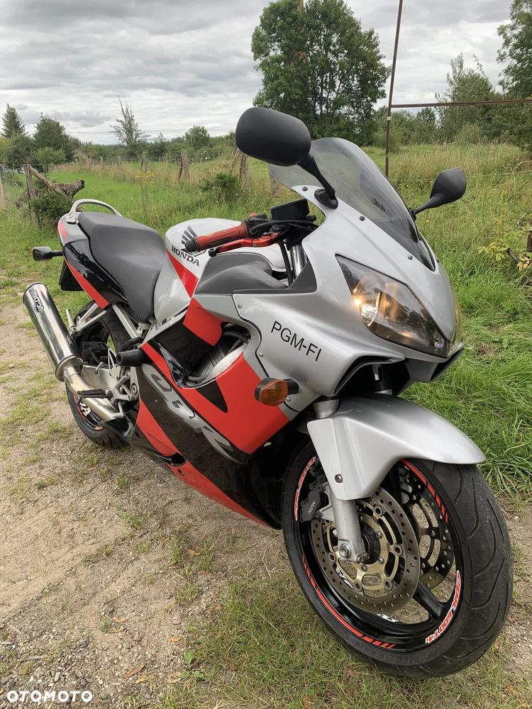 Honda CBR - 3