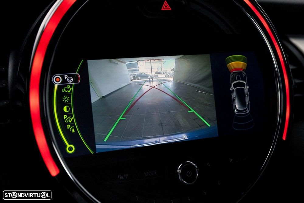 MINI 5 Portas Cooper D Auto - 34