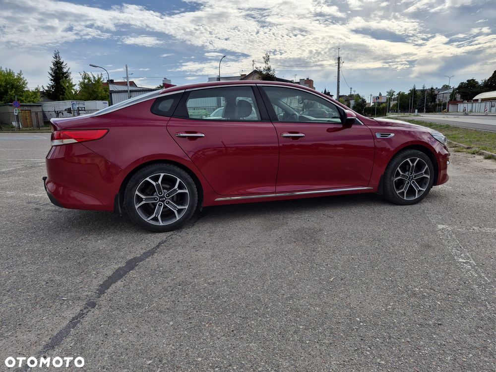 Kia Optima - 1