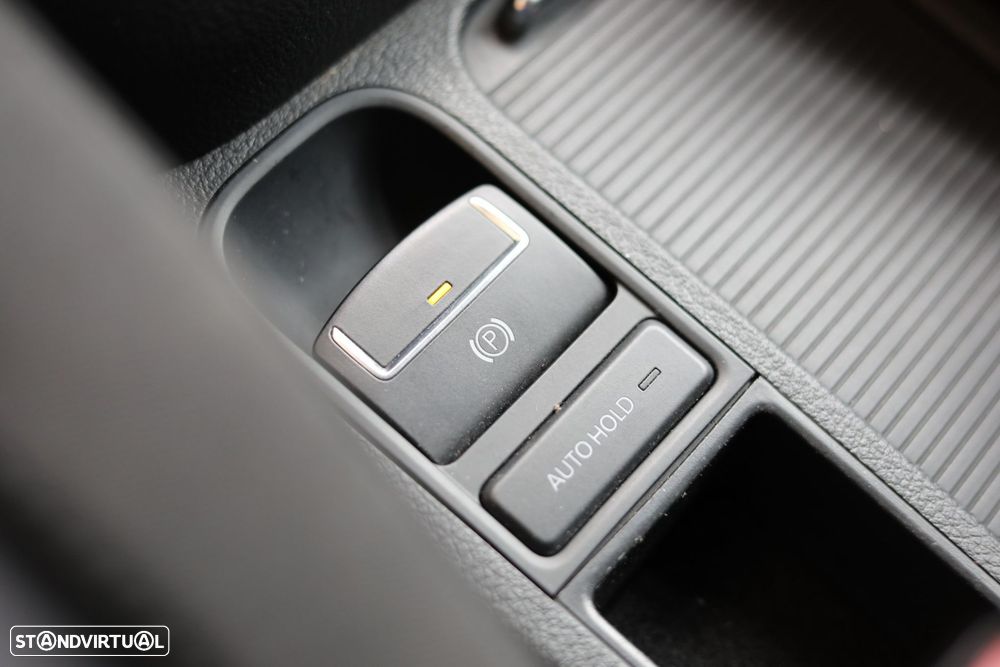 VW Tiguan 2.0 TDi Sport BlueMotion - 16