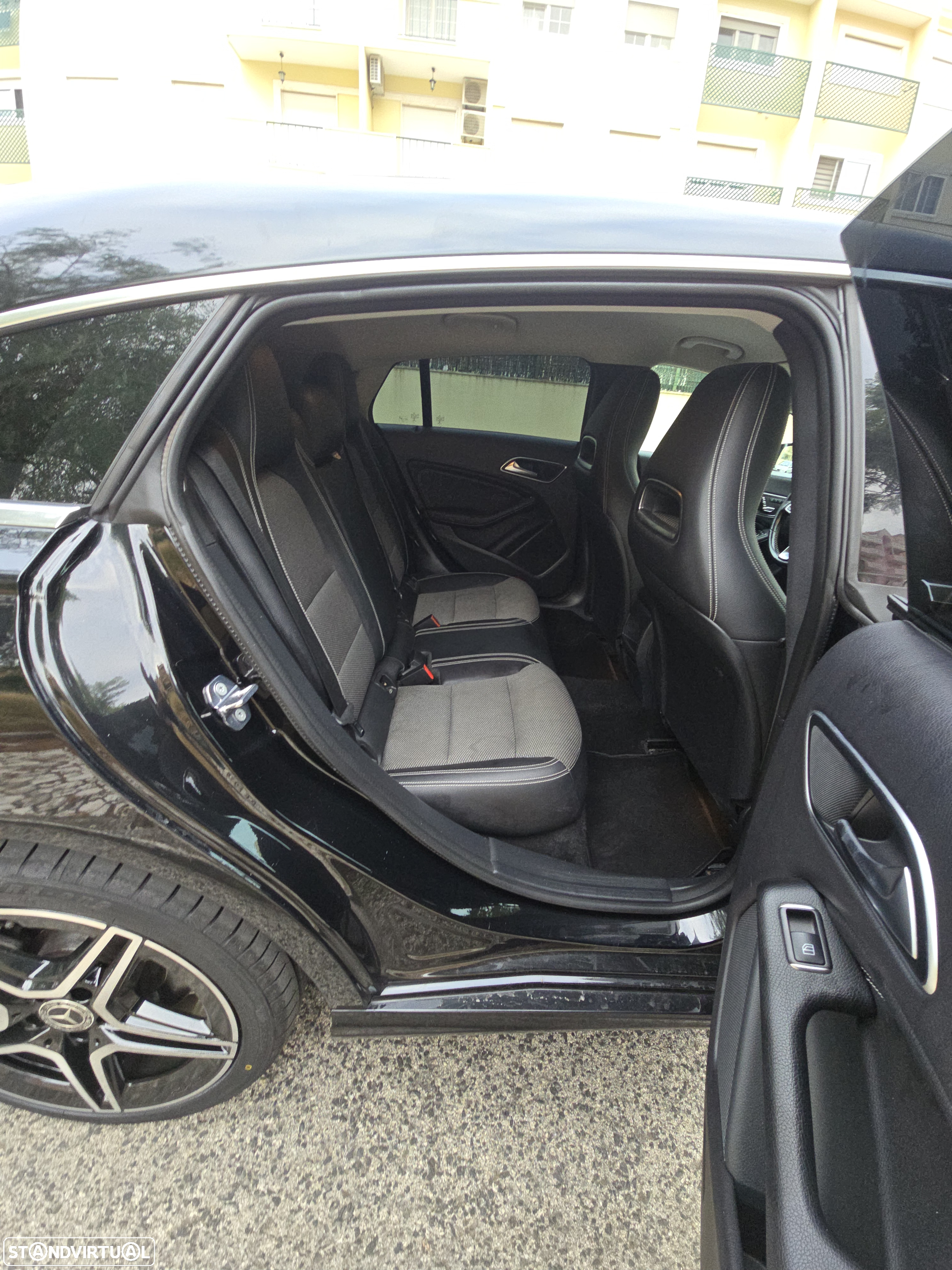 Mercedes-Benz CLA 200 d Shooting Brake Urban Aut. - 27