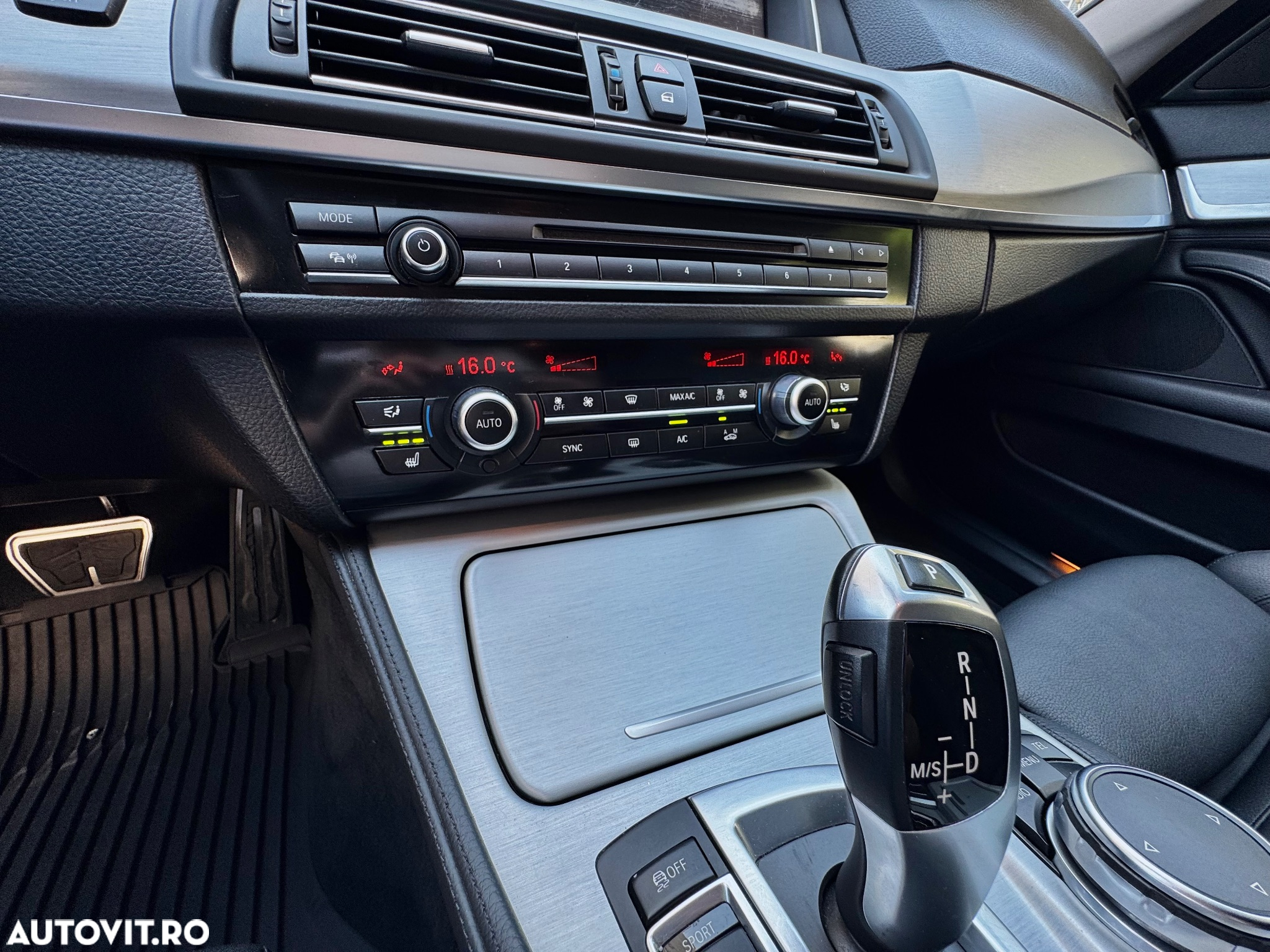 BMW Seria 5 525d xDrive AT - 11