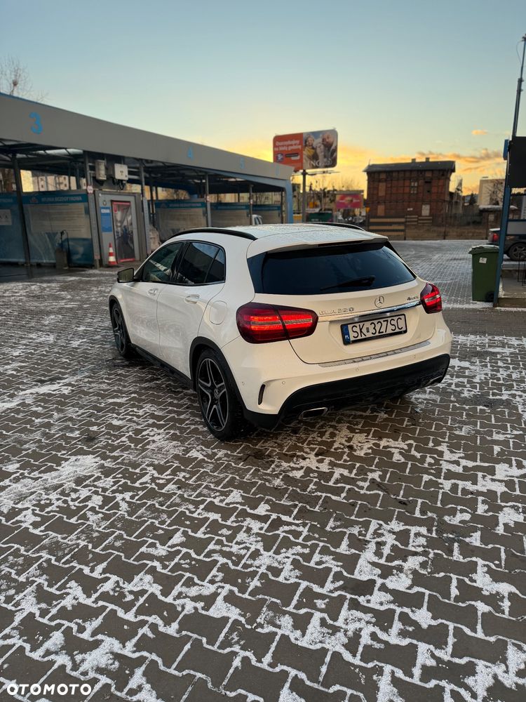 Mercedes-Benz GLA 220 4-Matic AMG Line - 7