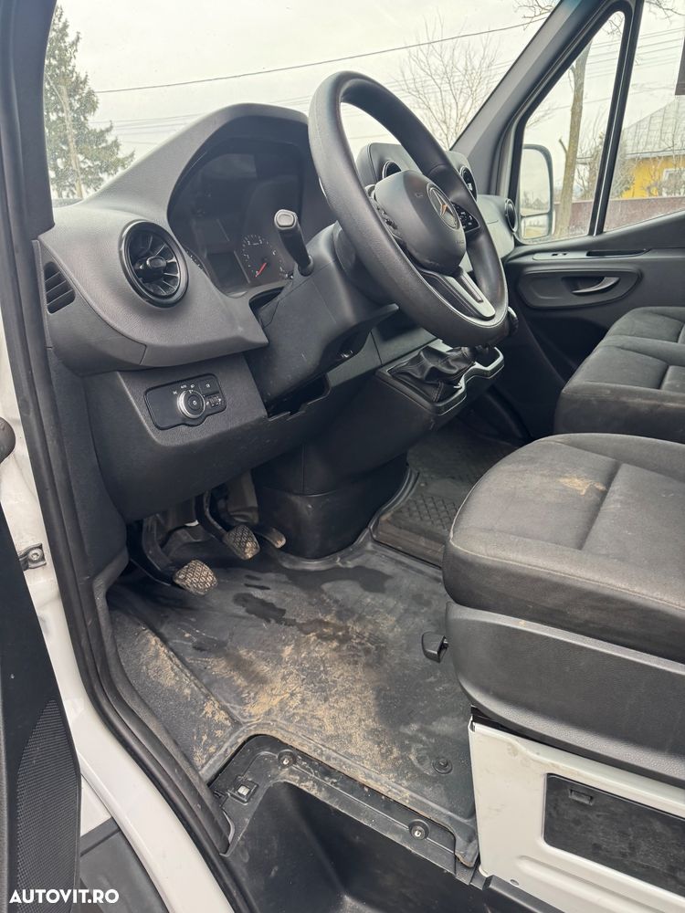 Mercedes-Benz Sprinter - 16