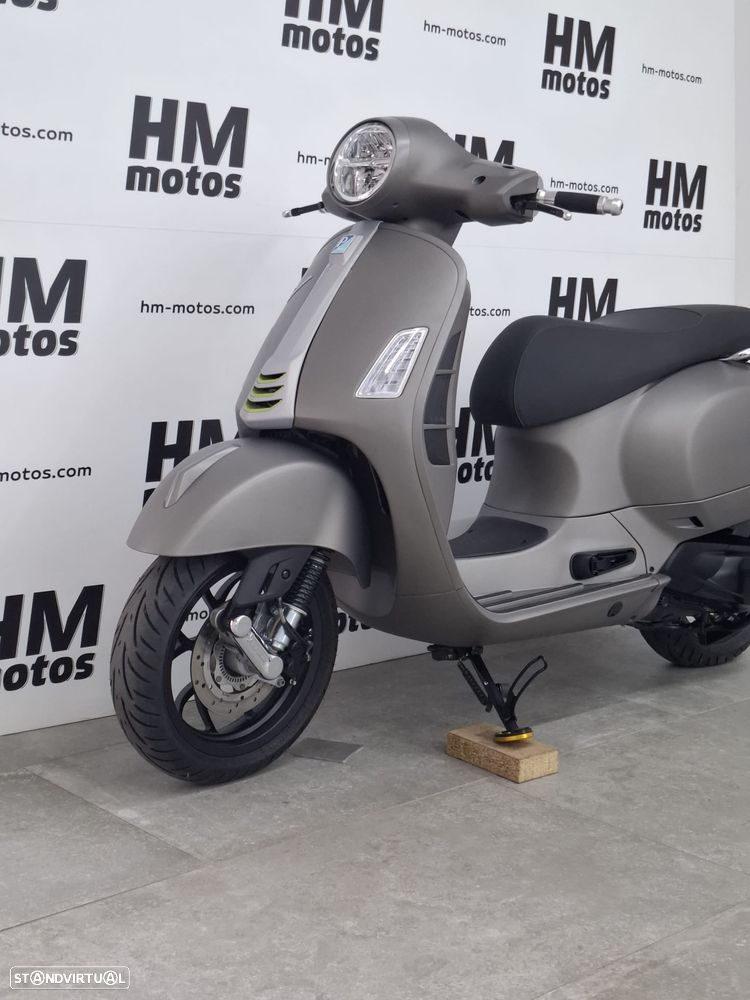 Vespa GTS Super 300 - 11