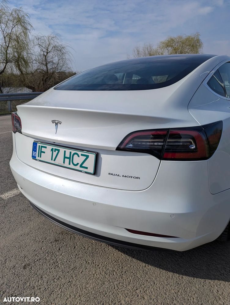 Tesla Model 3 - 12