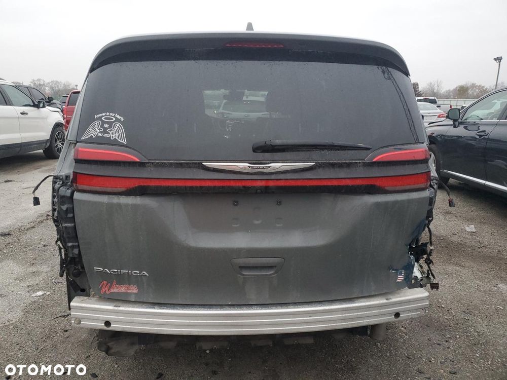 Chrysler Pacifica - 6